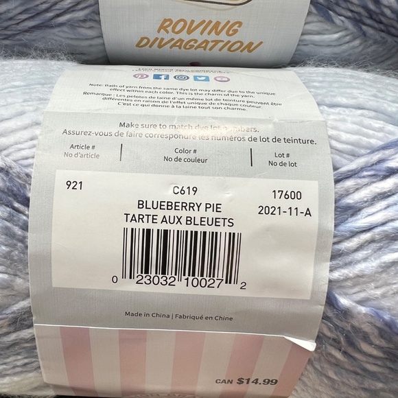 3 Lion Brand Yarns Ice Cream Roving 200 g ea Blueberry Pie Med Weight 4 Acrylic - Picture 3 of 5
